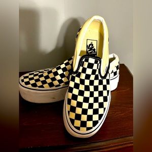 Like new Vans Checkerboard Black/Classic White 8